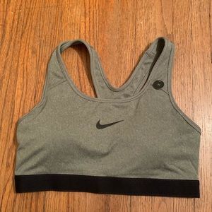 Nike Classic sports bra